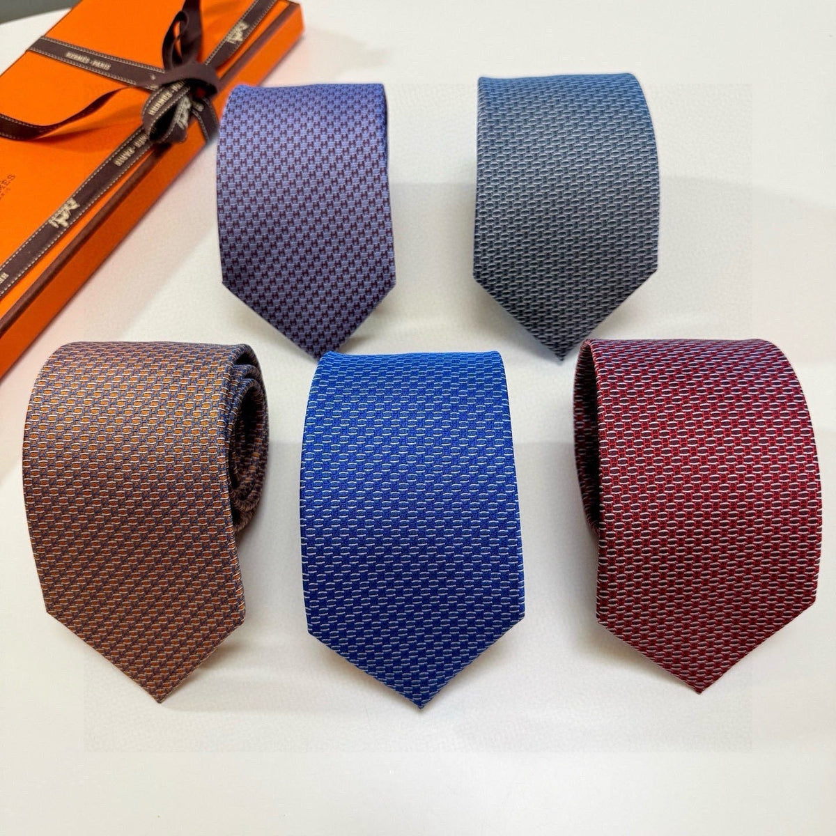 Hermes Style Men's Micro Geometric Silk Tie