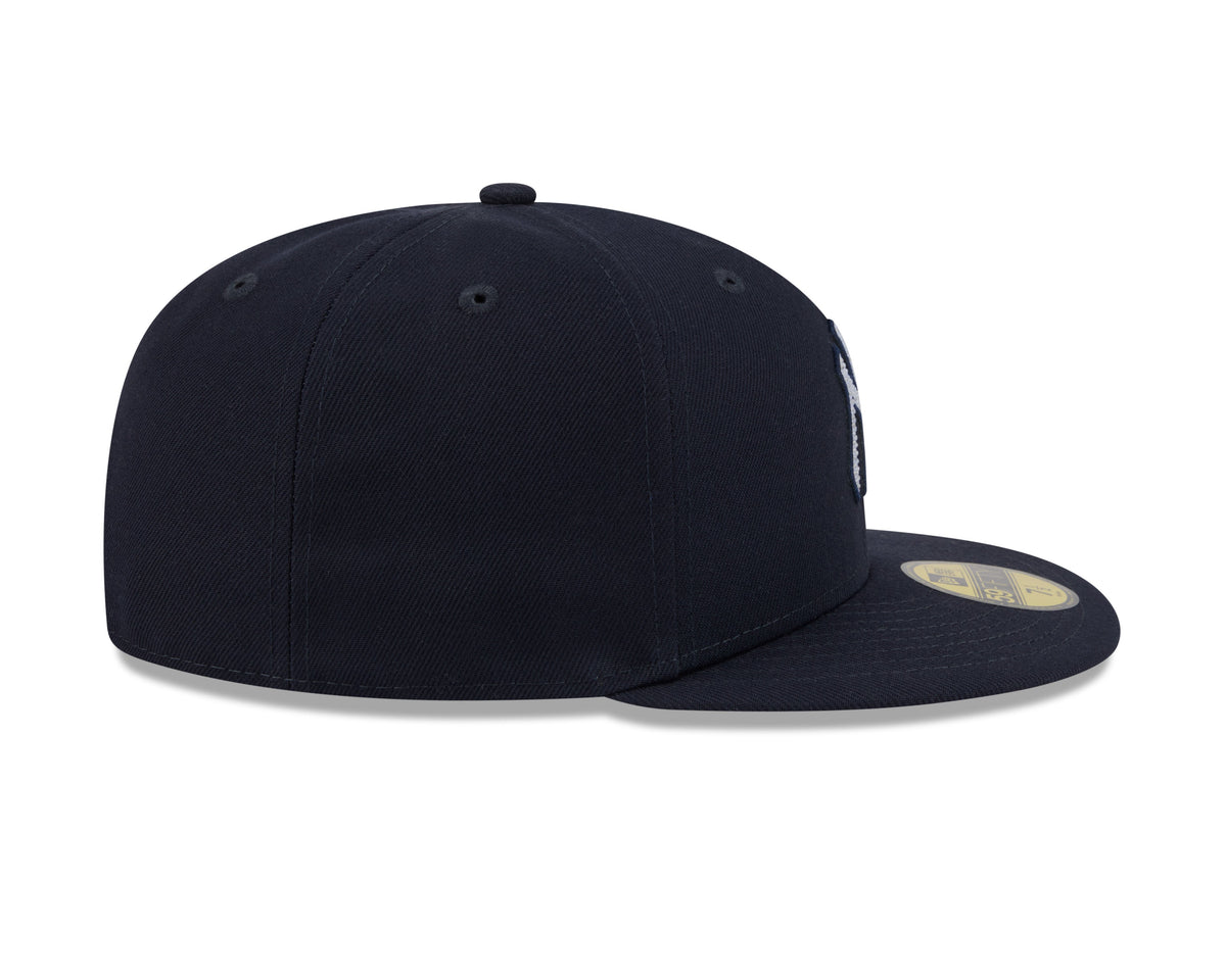 New Era 5950 New York Yankees Rhinestone Badge Fitted Hat