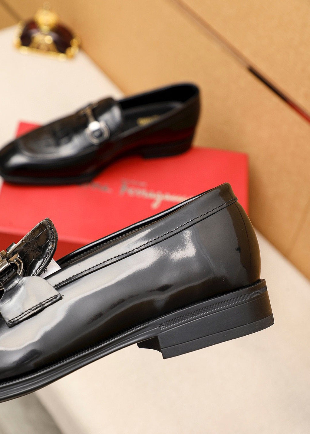 Ferragamo Men's Black Textured Bit Loafers - Low-Profile Heel