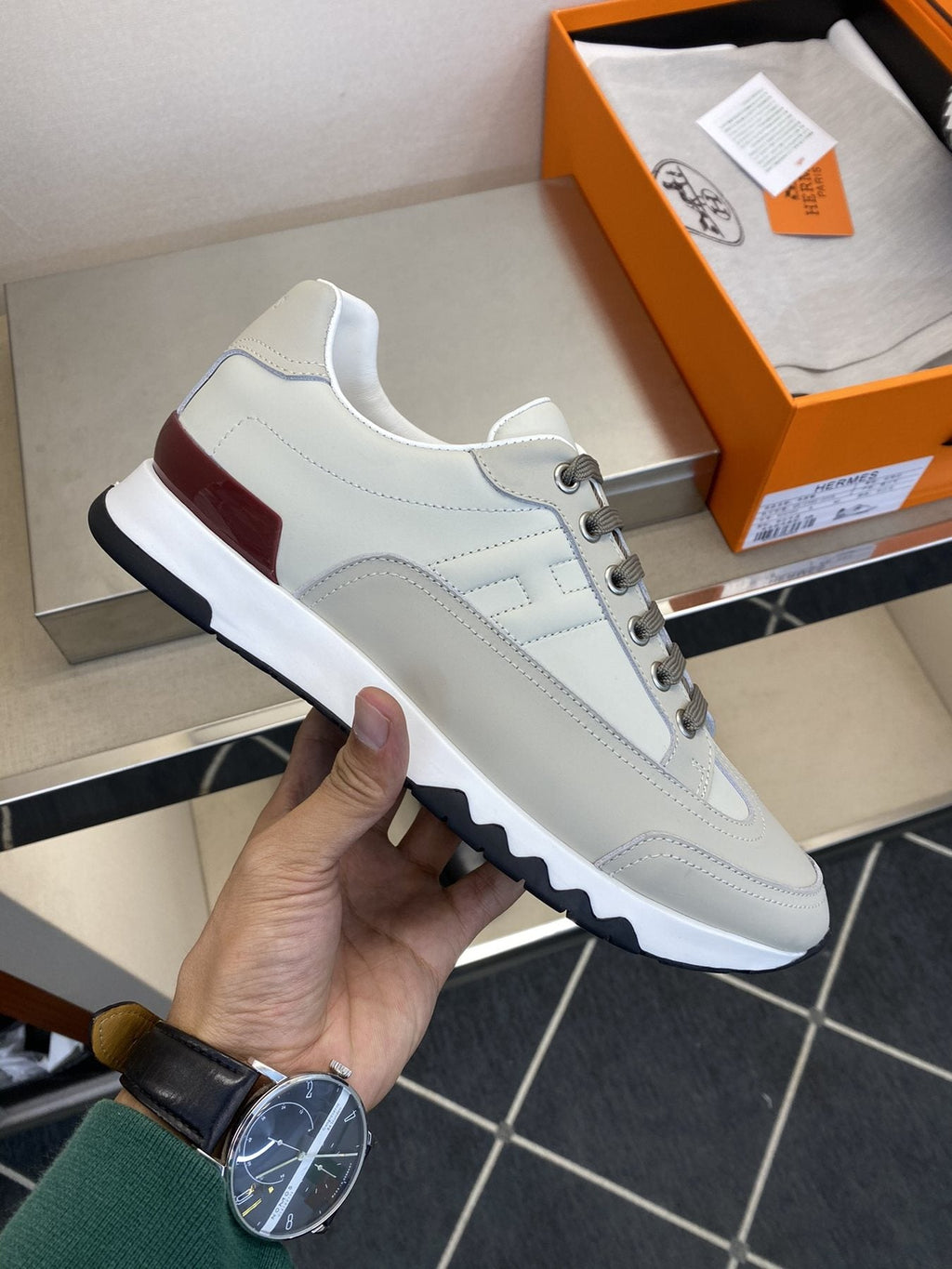 Hermès Men's White and Gray Low-Top Sneakers