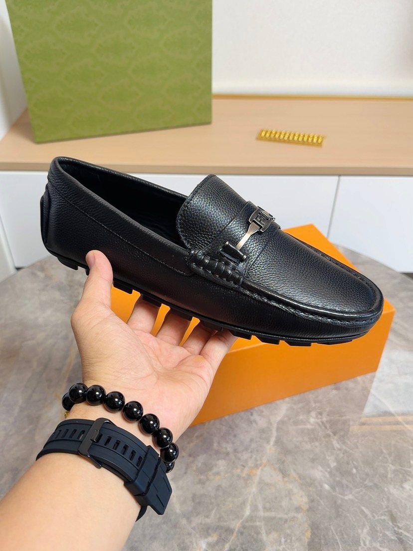 Fendi Black Metal-Hardware Loafers