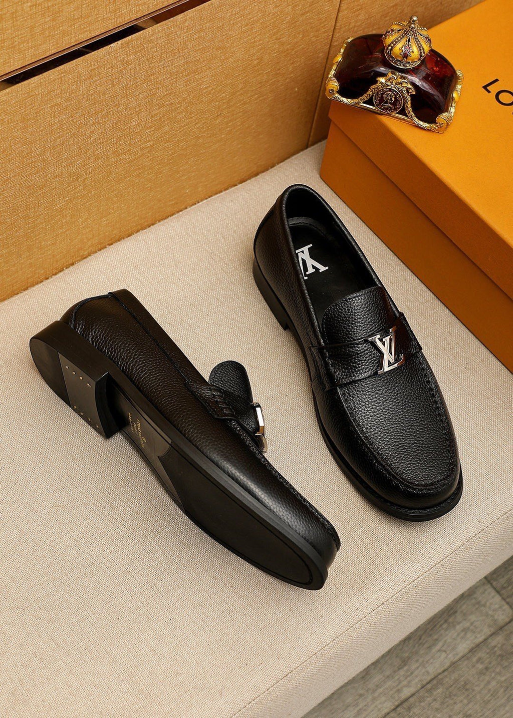 Louis Vuitton Black Pebbled Loafers - Moc-Toe Detailing