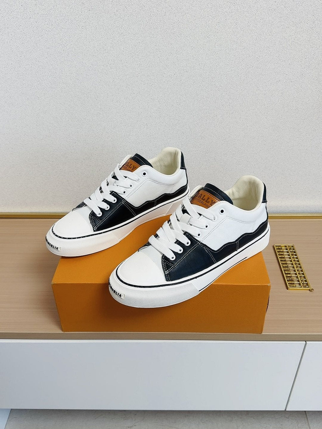 Bally Men's Contrast-Panel Low-Top Sneakers