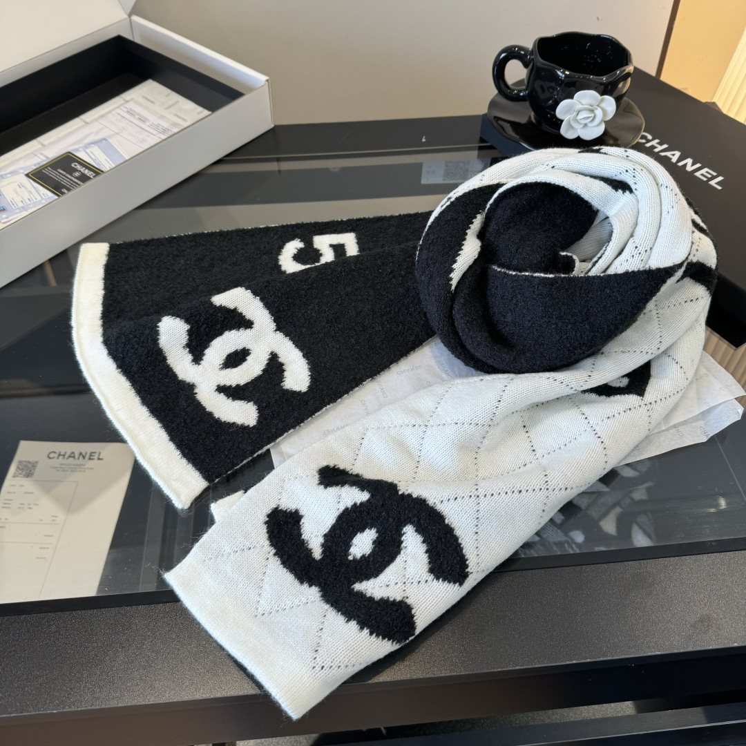 Chanel Beige and Cream Motif Knitted Scarf